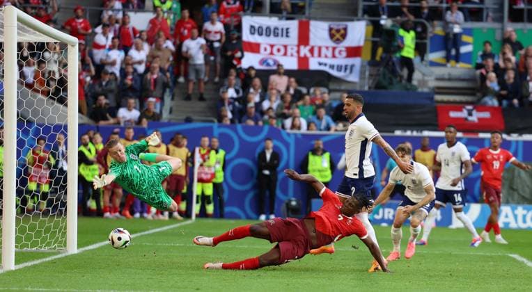 . - England v Switzerland, UEFA EURO, EM, Europameisterschaft,Fussball 2024, Quarter Final, Hamburg Football Stadium, Hamburg, Germany. - 6th July 2024. GOAL 1-0, Breel Embolo of Switzerland & Monaco scores. - England v Switzerland, UEFA Euro 2024, Quarter Final, Hamburg Football Stadium, Hamburg, Germany. - 6th July 2024. Hamburg Hamburg Football Stadium Germany Copyright: xDanxWeirx CP_England_Switzerland_13