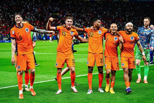 Niederlande jubelt Jubel nach Sieg Spielende GER, Niederlande vs. Tuerkei, Fussball Europameisterschaft, UEFA EURO, EM, Europameisterschaft,Fussball 2024, Viertelfinale, 06.07.2024 GER, Niederlande vs. Tuerkei, Fussball Europameisterschaft, UEFA Euro 2024, Viertelfinale, 06.07.2024 Berlin Copyright: xEibner-Pressefoto MarcelxvonxFehrnx EP_MFN
