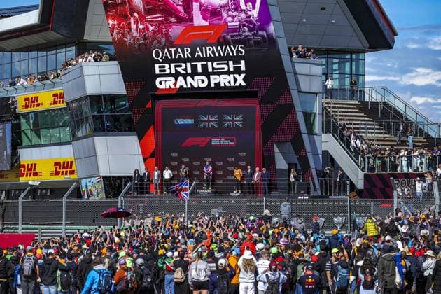 HAMILTON Lewis (gbr), Mercedes AMG F1 Team W15, VERSTAPPEN Max (ned), Red Bull Racing RB20, NORRIS Lando (gbr), McLaren F1 Team MCL38, portrait, podium during the Formula 1 Qatar Airways British Grand Prix 2024, 12th round of the 2024 Formula One World Championship, WM, Weltmeisterschaft from July 5 to 7, 2024 on the Silverstone Circuit, in Silverstone, United Kingdom - F1 - BRITISH GRAND PRIX 2024 DPPI Panoramic 240707_R12_GRAN_BRETAGNA_DP_FG001542