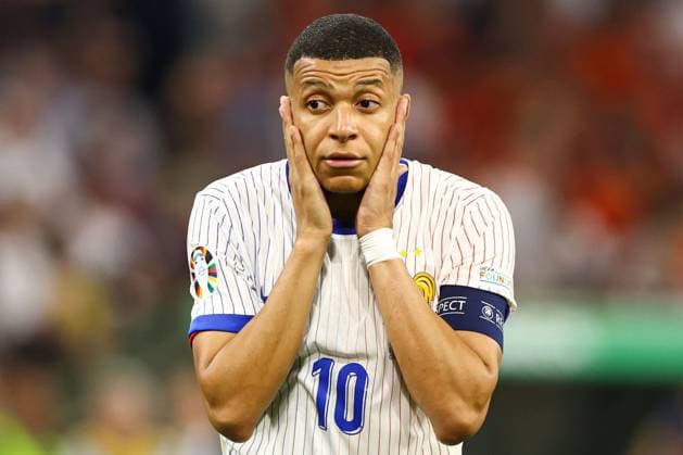 Kylian Mbappà of France shows a look of dejection at full-time Spain v France, UEFA European Championship, EM, Europameisterschaft 2024, Semi Final, Football, Munich Football Arena, Munich, Germany - 09 Jul 2024 EDITORIAL USE ONLY No use with unauthorised audio, video, data, fixture lists, club league logos or live services. Online in-match use limited to 120 images, no video emulation. No use in betting, games or single club league player publications. Copyright: xKieranxMcManus Shutterstockx 14576874dm