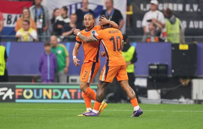 10.07.2024, Fussball Europameisterschaft, UEFA EURO, EM, Europameisterschaft,Fussball 2024, Niederlande - England, Halbfinale, BVB Stadion Dortmund, v.l., Torjubel zum 1:0 durch Xavi Simons (Niederlande), Goal celebration, celebrate the goal Copyright: HMBxMedia