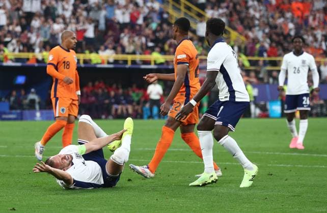 Harry Kane of England goes down after being fouled by Denzel Dumfries of Netherlands, resulting in a penalty Netherlands v England, UEFA European Championship, EM, Europameisterschaft 2024, Semi Final, Football, BVB Stadion, Dortmund, Germany, 10 Jul 2024 EDITORIAL USE ONLY No use with unauthorised audio, video, data, fixture lists, club league logos or live services. Online in-match use limited to 120 images, no video emulation. No use in betting, games or single club league player publications. Copyright: xMichaelxZemanek Shutterstockx 14576899bj