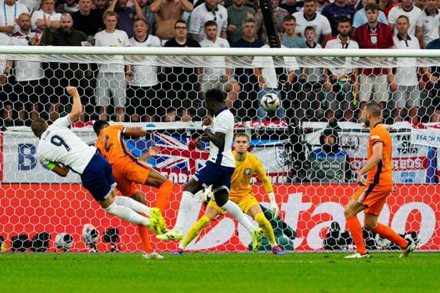 Denzel Dumfries of The Netherlands concedes a penalty after a challenge on Harry Kane of England Netherlands v England, UEFA European Championship, EM, Europameisterschaft 2024, Semi Final, Football, BVB Stadion, Dortmund, Germany - 10 Jul 2024 EDITORIAL USE ONLY No use with unauthorised audio, video, data, fixture lists, club league logos or live services. Online in-match use limited to 120 images, no video emulation. No use in betting, games or single club league player publications. Copyright: xDavexShopland Shutterstockx 14576902ax