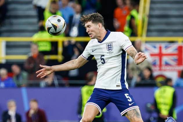 GER, Dortmund, Fussball, Niederlande vs England , Halbfinale, Westfalenstadion Dortmund, UEFA EURO, EM, Europameisterschaft,Fussball 2024, John Stones (England), Kopfball, 10.07. 2024, Copyright: HMBxMedia HeikoxBecker
