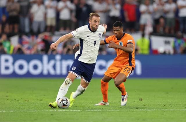 10.07.2024, Fussball Europameisterschaft, UEFA EURO, EM, Europameisterschaft,Fussball 2024, Niederlande - England, Halbfinale, BVB Stadion Dortmund, v.l., Harry Kane (England), Denzel Justus Morris Dumfries (Niederlande) Copyright: HMBxMedia