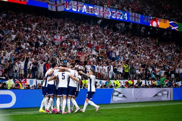 John Stones (England, 05), Declan Rice (England, 04), Jude Bellingham (England, 10) und Team jubeln ueber das Tor zum 1:1, GER, Netherlands (NED) vs England (ENG), Fussball Europameisterschaft, UEFA EURO, EM, Europameisterschaft,Fussball 2024, Semifinal, 10.07.2024 GER, Netherlands (NED) vs England (ENG), Fussball Europameisterschaft, UEFA EURO 2024, Semifinal, 10.07.2024 Dortmund Copyright: xEibner-Pressefoto Memmlerx EP_MMR
