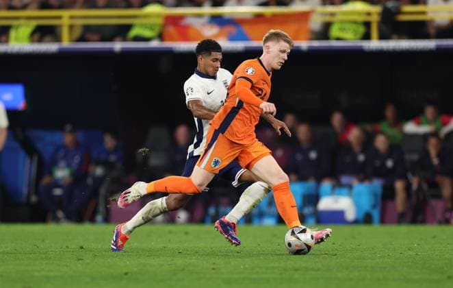 10.07.2024, Fussball Europameisterschaft, UEFA EURO, EM, Europameisterschaft,Fussball 2024, Niederlande - England, Halbfinale, BVB Stadion Dortmund, v.l., Jude Bellingham (England), Jerdy Schouten (Niederlande) Copyright: HMBxMedia