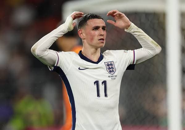10.07.2024, Fussball Europameisterschaft, UEFA EURO, EM, Europameisterschaft,Fussball 2024, Niederlande - England, Halbfinale, BVB Stadion Dortmund, v.l., Philip Foden (England) enttaeuscht, enttaeuscht schauend, dissapointed, traurig, frustiert, frust, gefrustet Copyright: HMBxMedia