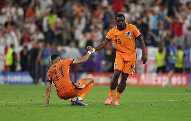 EURO 2024, Die Highlights 10.07.2024, Fussball Europameisterschaft, UEFA EURO, EM, Europameisterschaft,Fussball 2024, Niederlande - England, Halbfinale, BVB Stadion Dortmund, v.l., Cody Gakpo (Niederlande), Brian Brobbey (Niederlande) enttaeuscht, enttaeuscht schauend, dissapointed, traurig, frustiert, frust, gefrustet Copyright: HMBxMedia