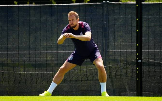 Harry Kane of England England Training, UEFA European Championship, EM, Europameisterschaft 2024, Final, Football, Spa & Golf Resort Weimarer Land, Blankenhain, Germany, 13 Jul 2024 EDITORIAL USE ONLY No use with unauthorised audio, video, data, fixture lists, club league logos or live services. Online in-match use limited to 120 images, no video emulation. No use in betting, games or single club league player publications. Copyright: xDavexShopland Shutterstockx 14583292ae