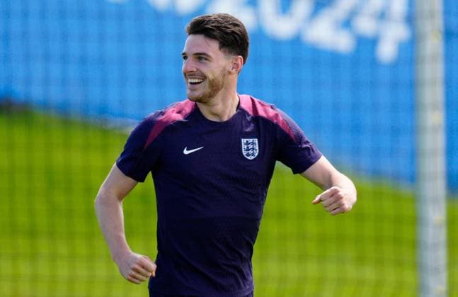 Declan Rice of England England Training, UEFA European Championship, EM, Europameisterschaft 2024, Final, Football, Spa & Golf Resort Weimarer Land, Blankenhain, Germany, 13 Jul 2024 EDITORIAL USE ONLY No use with unauthorised audio, video, data, fixture lists, club league logos or live services. Online in-match use limited to 120 images, no video emulation. No use in betting, games or single club league player publications. Copyright: xDavexShopland Shutterstockx 14583292bi