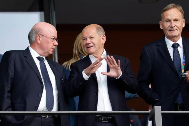 GER, Berlin, Fussball, Spanien vs England, Finale, Olympiastadion Berlin, UEFA EURO, EM, Europameisterschaft,Fussball 2024, Vor dem Final Spiel - Bundeskanzler Scholz auf der Ehrentribuene, VIP, 14.07.2024, Copyright: HMBxMedia HeikoxBecker