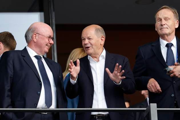 GER, Berlin, Fussball, Spanien vs England, Finale, Olympiastadion Berlin, UEFA EURO, EM, Europameisterschaft,Fussball 2024, Vor dem Final Spiel - Bundeskanzler Scholz auf der Ehrentribuene, VIP, 14.07.2024, Copyright: HMBxMedia HeikoxBecker