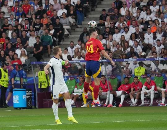 GER, EM UEFA 2024, Group A, Germany vs Scotland 14.07.2024, Olympiastadion, Berlin, GER, EM UEFA 2024, Final, Spain vs England, im Bild Harry Kane (England), Aymeric Laporte (Spain)