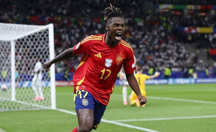 Nico Williams of Spain celebrates scoring the opening goal 1-0 Spain v England, UEFA European Championship, EM, Europameisterschaft 2024, Final, Football, Olympiastadion, Berlin, Germany, 14 Jul 2024 EDITORIAL USE ONLY No use with unauthorised audio, video, data, fixture lists, club league logos or live services. Online in-match use limited to 120 images, no video emulation. No use in betting, games or single club league player publications. Copyright: xMichaelxZemanek Shutterstockx 14583343cs