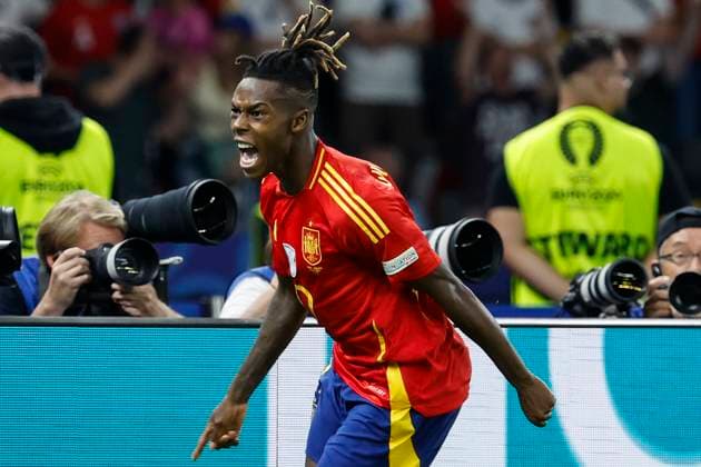 GER, Berlin, Fussball, Spanien vs England, Finale, Olympiastadion Berlin, UEFA EURO, EM, Europameisterschaft,Fussball 2024, Tor, Treffer, Jubel, Torjubel, Freude, Begeisterung, feiert, Nico Williams (Spanien), geht aus Tor und trifft zum 1:0, 14.07.2024, Copyright: HMBxMedia HeikoxBecker