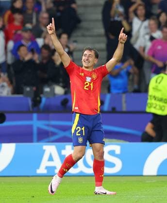 Spanien - England UEFA EURO, EM, Europameisterschaft,Fussball 2024 Finale Berlin, 14.07.2024, Olympiastadion, UEFA EURO 2024 Germany, Finale, Spanien ESP - England ENG , Im Bild: Tor für Spanien. Eberechi Eze (21, ENG) trifft zum 2:1 und jubelt. ,