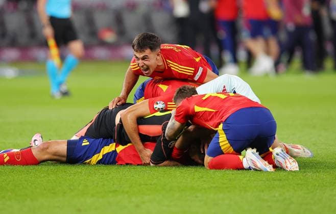 Spanien - England UEFA EURO, EM, Europameisterschaft,Fussball 2024 Finale Berlin, 14.07.2024, Olympiastadion, UEFA EURO 2024 Germany, Finale, Spanien ESP - England ENG 2:1 (1:0) , Im Bild: Spanien ist Europameister der UEFA Euro 2024. Jubel Spanien. ,