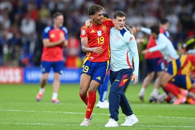 Fussball, Herren, Saison 2023 24, UEFA EURO, EM, Europameisterschaft,Fussball EM 2024, Finale in Berlin, Spanien - England, Lamine Yamal (Spanien) und Gavi jubeln nach dem Gewinn der UEFA Europameisterschaft 2024 , 14.07. 2024, Copyright: xSebastianxRäppold MatthiasxKochx
