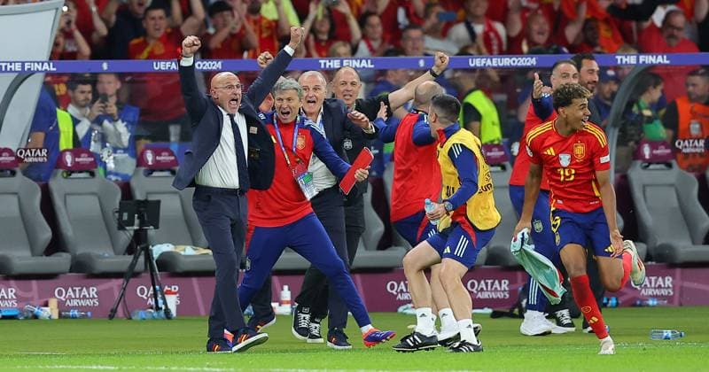 Spanien - England UEFA EURO, EM, Europameisterschaft,Fussball 2024 Finale Berlin, 14.07.2024, Olympiastadion, UEFA EURO 2024 Germany, Finale, Spanien ESP - England ENG 2:1 (1:0) , Im Bild: Spanien ist Europameister der UEFA Euro 2024. Jubel Spanien. Trainer Luis de la Fuenta (Spanien). ,