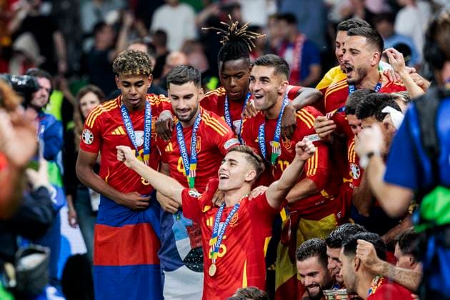 UEFA EURO, EM, Europameisterschaft,Fussball 2024: Finale Spanien - England; 14.07.2024 Fermin Lopez (Spanien, 25), Lamine Yamal (Spanien, 19), Alex Baena (Spanien, 15), Nico Williams (Spanien, 17), Ferran Torres (Spanien, 11), Joselu (Spanien, 09) jubeln. UEFA EURO 2024: Finale Spanien - England; Olympiastadion, Berlin am 14.07.2024 Copyright: xBEAUTIFULxSPORTS Wunderlx