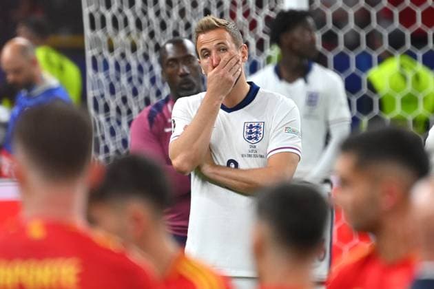 Harry KANE (ENG), Enttaeuschung,Frust,enttaeuscht, frustriert,niedergeschlagen, vor Siegerehrung, FINALE Spanien (ESP) - England (ENG) 2-1 am 14.07.2024, Olympiastadion Berlin. Fussball UEFA EURO, EM, Europameisterschaft,Fussball 2024 GERMANY vom 14.06.2024 - 14.07.2024.