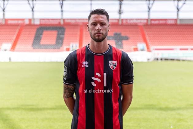 Ryan Malone (16, FCI) ; FC Ingolstadt 04; 3.Liga, Porträttermin 2024 2025, ; FC Ingolstadt 04 Saison 2024 2025 photoshoot, Headshot, Porträt, Vorstellung, Präsentation, Pressetermin, Fußball, GER