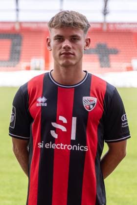 Niclas Dühring (18, FCI) ; FC Ingolstadt 04; 3.Liga, Porträttermin 2024 2025, ; FC Ingolstadt 04 Saison 2024 2025 photoshoot, Headshot, Porträt, Vorstellung, Präsentation, Pressetermin, Fußball, GER