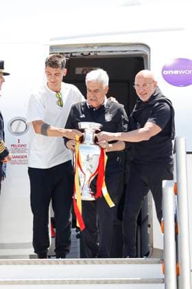 Euro 2024 Winner Spanish Team Arriving At Madrid Airport The captain of the Spanish national soccer team, Alvaro Morata, the president of the Royal Spanish Football Federation, Pedro Rocha, and the coach of the Spanish national soccer team, Luis de la Fuente, on their arrival at the airport, July 15, 2024, in Madrid, Spain. Photo by Antonio Gutiérrez Europa Press ABACAPRESS.COM Madrid Spain Copyright: xEuropaxPress ABACAx