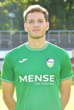 27.07.2024, GER, Fussball, Regionalliga West, Saison 2024 2025, Ohlendorfstadion im Heidewald, Gütersloh FC Gütersloh Fototermin 2024 2025 Armin Pjetrovic (FC Gütersloh), Aktion, Einzelbild, Hoch, Portrait