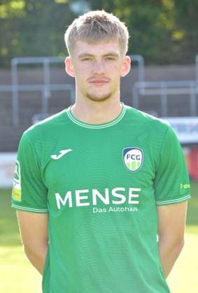 27.07.2024, GER, Fussball, Regionalliga West, Saison 2024 2025, Ohlendorfstadion im Heidewald, Gütersloh FC Gütersloh Fototermin 2024 2025 Luis Frieling (FC Gütersloh), Aktion, Einzelbild, Hoch, Portrait