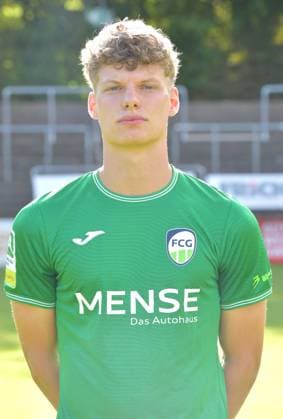 27.07.2024, GER, Fussball, Regionalliga West, Saison 2024 2025, Ohlendorfstadion im Heidewald, Gütersloh FC Gütersloh Fototermin 2024 2025 Henri Bollmann (FC Gütersloh), Aktion, Einzelbild, Hoch, Portrait