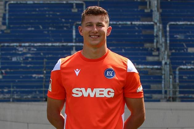 Max Weiss; Karlsruher SC 01 GER, Karlsruher SC, Fussball, 2. Bundesliga, Portraetermin 2024 2025, 18.07.2024 GER, Karlsruher SC, Fussball, 2. Bundesliga, Portraetermin 2024 2025, 18.07.2024 Karlsruhe Copyright: xEibner-Pressefoto JanxPrihodax EP_JPA