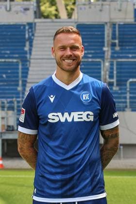 Marcel Franke; Karlsruher SC 28 GER, Karlsruher SC, Fussball, 2. Bundesliga, Portraetermin 2024 2025, 18.07.2024 GER, Karlsruher SC, Fussball, 2. Bundesliga, Portraetermin 2024 2025, 18.07.2024 Karlsruhe Copyright: xEibner-Pressefoto JanxPrihodax EP_JPA