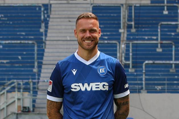 Marcel Franke; Karlsruher SC 28 GER, Karlsruher SC, Fussball, 2. Bundesliga, Portraetermin 2024 2025, 18.07.2024 GER, Karlsruher SC, Fussball, 2. Bundesliga, Portraetermin 2024 2025, 18.07.2024 Karlsruhe Copyright: xEibner-Pressefoto JanxPrihodax EP_JPA