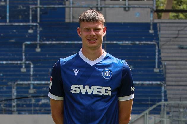 Andrin Hunziker; Karlsruher SC 09 GER, Karlsruher SC, Fussball, 2. Bundesliga, Portraetermin 2024 2025, 18.07.2024 GER, Karlsruher SC, Fussball, 2. Bundesliga, Portraetermin 2024 2025, 18.07.2024 Karlsruhe Copyright: xEibner-Pressefoto JanxPrihodax EP_JPA