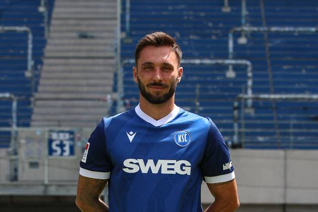 Fabian Schleusener; Karlsruher SC 24 GER, Karlsruher SC, Fussball, 2. Bundesliga, Portraetermin 2024 2025, 18.07.2024 GER, Karlsruher SC, Fussball, 2. Bundesliga, Portraetermin 2024 2025, 18.07.2024 Karlsruhe Copyright: xEibner-Pressefoto JanxPrihodax EP_JPA