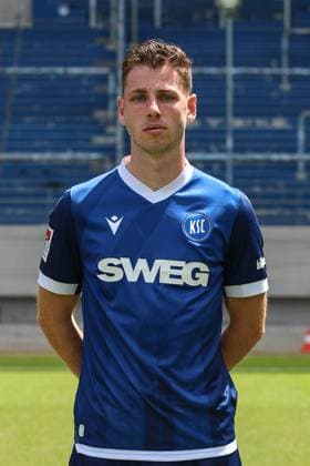 Leon Jensen ( Karlsruher SC, 06) GER, Karlsruher SC, Fussball, 2. Bundesliga, Portraetermin 2024 2025, 18.07.2024 GER, Karlsruher SC, Fussball, 2. Bundesliga, Portraetermin 2024 2025, 18.07.2024 Karlsruhe Copyright: xEibner-Pressefoto JanxPrihodax EP_JPA