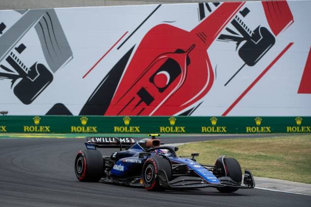 Logan Sargeant (Williams Racing, USA, 02) im Williams FW46 vor dem Gemaelde eines roten Formel 1 - Auto und Rolex Branding, HUN, Formel 1 Weltmeisterschaft, Grand Prix von Ungarn, Hungaroring, Freies Training, 20.07.2024 HUN, Formel 1 Weltmeisterschaft, Grand Prix von Ungarn, Hungaroring, Freies Training, 20.07.2024 Mogyorod Copyright: xEibner-Pressefoto Memmlerx EP_MMR