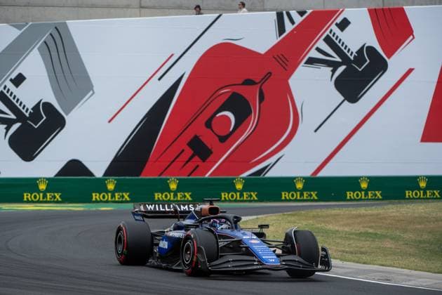 Alexander Albon (Williams Racing, Thailand, 23) im Williams FW46 vor dem Gemaelde eines roten Formel 1 - Auto und Rolex Branding, HUN, Formel 1 Weltmeisterschaft, Grand Prix von Ungarn, Hungaroring, Freies Training, 20.07.2024 HUN, Formel 1 Weltmeisterschaft, Grand Prix von Ungarn, Hungaroring, Freies Training, 20.07.2024 Mogyorod Copyright: xEibner-Pressefoto Memmlerx EP_MMR