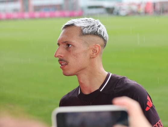 München, Deutschland 20. Juli 2024: Fussball, Herren, Saison 2024 2025, FC Bayern München, Säbener Strasse, Trainingsgelände, Training Bryan Zaragoza (FC Bayern München) Kopf, Portrait, seitlich, im Profil