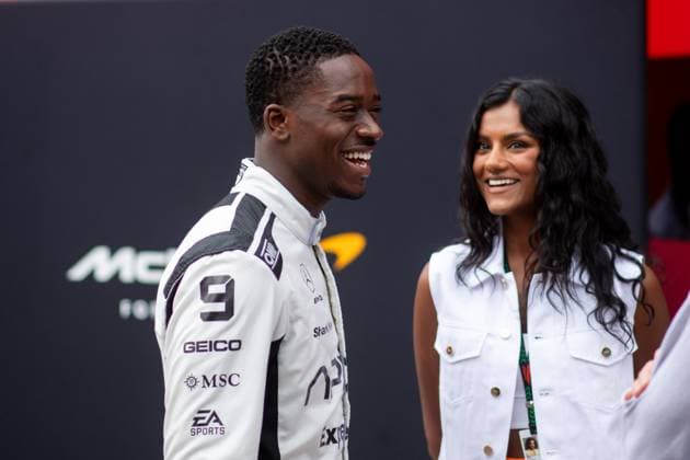 Damson Idris (Schauspieler, Großbritannien, alias Joshua Pearce, APX GP), Simone Ashley (Schauspielerin, Großbritannien) bei Dreharbeiten zum Apple Movie F1 Kinofilm Apex, HUN, Formel 1 Weltmeisterschaft, Grand Prix von Ungarn, Hungaroring, Raceday, Ankunft der Fahrer, 21.07.2024 HUN, Formel 1 Weltmeisterschaft, Grand Prix von Ungarn, Hungaroring, Raceday, Ankunft der Fahrer, 21.07.2024 Mogyorod Copyright: xEibner-Pressefoto Memmlerx EP_MMR