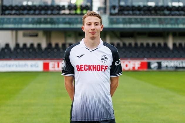 Lukas Demming; SC Verl; 3.Liga, Porträttermin 2024 2025 GER, Portraettermin SC Verl, Fussball, 3. Liga, Spielzeit 2024 2025, 21.07.2024 DFL Regulations prohibit any use of photographers as image sequences and or quasi-video. GER, Portraettermin SC Verl, Fussball, 3. Liga, Spielzeit 2024 2025, 21.07.2024 Verl Copyright: xJanxStrohdiekx JSK