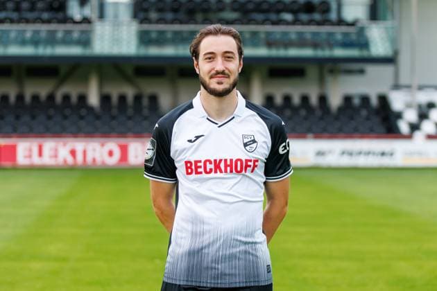 Marcel Benger; SC Verl; 3.Liga, Porträttermin 2024 2025 GER, Portraettermin SC Verl, Fussball, 3. Liga, Spielzeit 2024 2025, 21.07.2024 DFL Regulations prohibit any use of photographers as image sequences and or quasi-video. GER, Portraettermin SC Verl, Fussball, 3. Liga, Spielzeit 2024 2025, 21.07.2024 Verl Copyright: xJanxStrohdiekx JSK