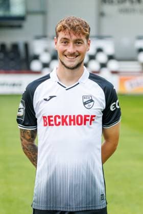 Yari Otto; SC Verl; 3.Liga, Porträttermin 2024 2025 GER, Portraettermin SC Verl, Fussball, 3. Liga, Spielzeit 2024 2025, 21.07.2024 DFL Regulations prohibit any use of photographers as image sequences and or quasi-video. GER, Portraettermin SC Verl, Fussball, 3. Liga, Spielzeit 2024 2025, 21.07.2024 Verl Copyright: xJanxStrohdiekx JSK