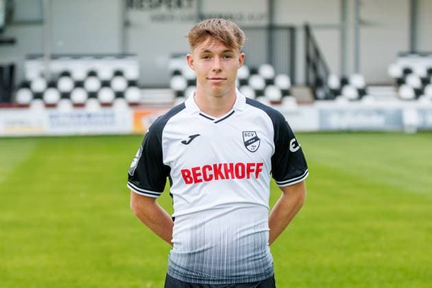 Konstantin Gerhardt; SC Verl; 3.Liga, Porträttermin 2024 2025 GER, Portraettermin SC Verl, Fussball, 3. Liga, Spielzeit 2024 2025, 21.07.2024 DFL Regulations prohibit any use of photographers as image sequences and or quasi-video. GER, Portraettermin SC Verl, Fussball, 3. Liga, Spielzeit 2024 2025, 21.07.2024 Verl Copyright: xJanxStrohdiekx JSK