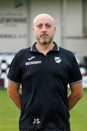 Orthopaedischer Mannschaftsarzt Dr. Jochen Schroeder; SC Verl; 3.Liga, Porträttermin 2024 2025 GER, Portraettermin SC Verl, Fussball, 3. Liga, Spielzeit 2024 2025, 21.07.2024 DFL Regulations prohibit any use of photographers as image sequences and or quasi-video. GER, Portraettermin SC Verl, Fussball, 3. Liga, Spielzeit 2024 2025, 21.07.2024 Verl Copyright: xJanxStrohdiekx JSK