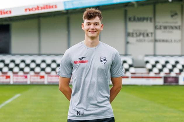 Spielanalyst Nick Just; SC Verl; 3.Liga, Porträttermin 2024 2025 GER, Portraettermin SC Verl, Fussball, 3. Liga, Spielzeit 2024 2025, 21.07.2024 DFL Regulations prohibit any use of photographers as image sequences and or quasi-video. GER, Portraettermin SC Verl, Fussball, 3. Liga, Spielzeit 2024 2025, 21.07.2024 Verl Copyright: xJanxStrohdiekx JSK