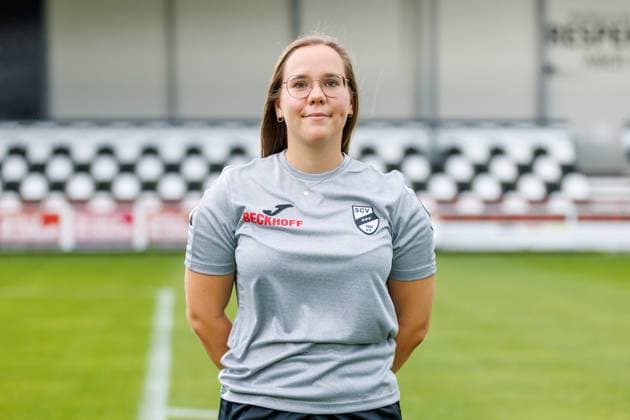 Physiotherapeutin Mia Bittner; SC Verl; 3.Liga, Porträttermin 2024 2025 GER, Portraettermin SC Verl, Fussball, 3. Liga, Spielzeit 2024 2025, 21.07.2024 DFL Regulations prohibit any use of photographers as image sequences and or quasi-video. GER, Portraettermin SC Verl, Fussball, 3. Liga, Spielzeit 2024 2025, 21.07.2024 Verl Copyright: xEibner-Pressefotox xJanxStrohdiekx EP_JSK