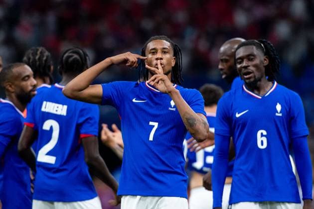 Michael Olise (Frankreich, 07) jubelt ueber das Tor zum 2:0, FRA, Olympische Spiele Paris 2024, Fussball Herren, Frankreich (FRA) vs Vereinigte Staaten von Amerika (USA), 1. Spieltag, Gruppe A, 24.07.2024 FRA, Olympische Spiele Paris 2024, Fussball Herren, Frankreich (FRA) vs Vereinigte Staaten von Amerika (USA), 1. Spieltag, Gruppe A, 24.07.2024 Marseille Copyright: xEibner-Pressefoto Memmlerx EP_MMR